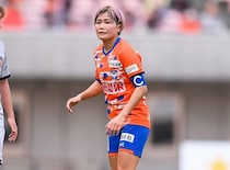 「惚れてまうやろ！」「アイドルだ」元なでしこ川澄奈穂美の“モデルショット”にファン虜！「ロングスカート似合ってる」