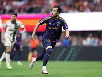 「サプライズ復帰」「予想外だ」37歳のCB、３年半ぶりの日本代表“電撃招集”に韓国メディアが驚愕！「代役に起用。事実上の…」