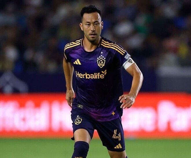 電撃招集の数時間前、日本代表コーチが明かした吉田麻也からの“貴重な情報”「飛行機が飛ばないとか…」