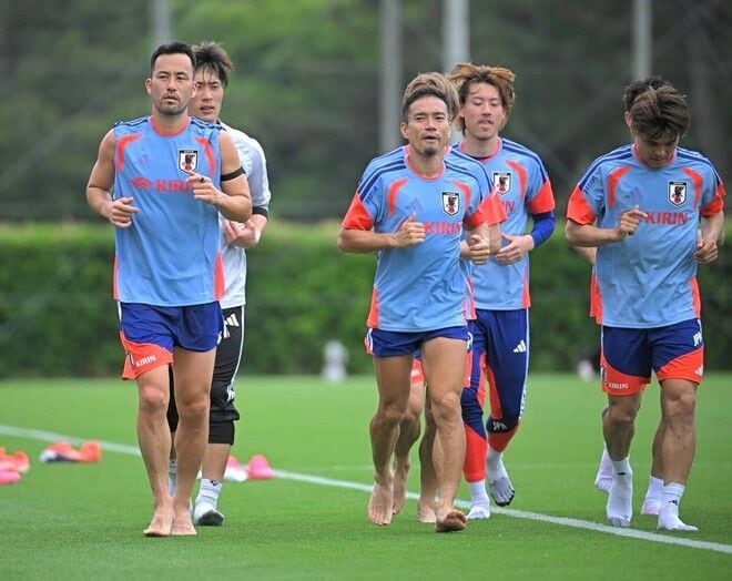 W杯に向けて始動した日本代表が13人で２日目の練習を実施。動きの良さを見せていたのは…