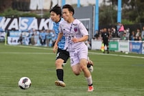 「視界から消える」相手DF泣かせのストライカーが覚醒！ FC東京U-18樋口佳、“泥臭さ全開”で量産態勢へ