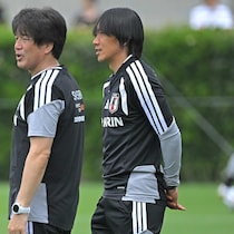 衝撃シーン！”レジェンド”中村俊輔がまさかの…名波コーチは「拡散して、拡散して！」【日本代表】
