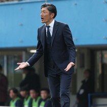 「行けよ！」「しゃべれよ！」横浜FCの指揮官が語気を強める。首位仙台に完勝後の練習で垣間見えた信念「気持ちが入ってるかどうかでスイッチは入れられる」
