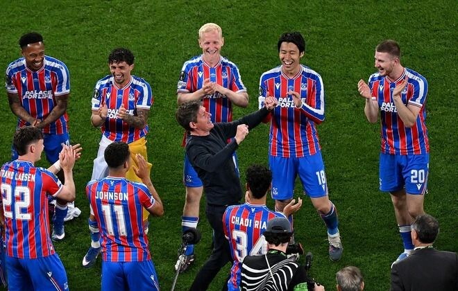こんなことってある!? 公式も称賛「グラスナーとカマダがまたやってのけた」。EL優勝→ECL制覇→「もうCL獲るしかない」「本当に相性いいんだな」など脚光