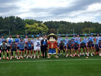 「新世界に連れていきます」日本代表が麦わらの一味に！“SAMURAI BLUE×漫画『ONE PIECE』コラボ”で森保監督も「青の麦わら帽子」着用