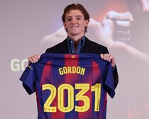 25歳イングランド代表FWがプレミア強豪からバルサに移籍！ 愛するクラブに感謝「夢見てきたことを実現させてくれた」
