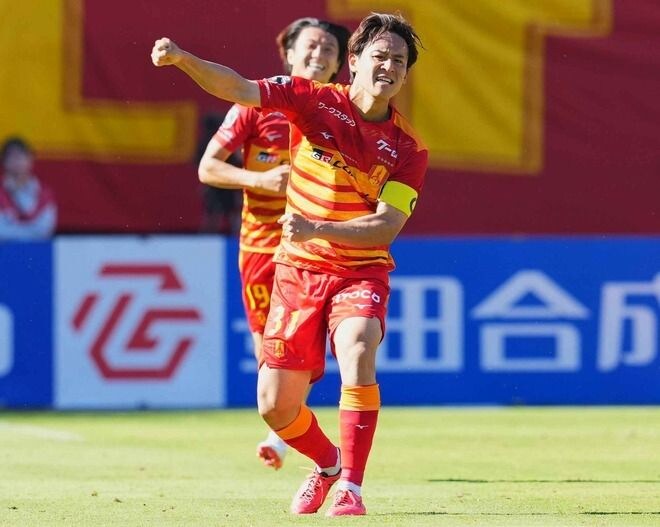 ホームで町田に２－２ドロー。劇的同点弾の名古屋MF高嶺朋樹は手応え「次のゲームに繋がるゴールだった」【PO第１戦】