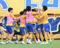 【J２・J３PO第１戦】仙台は甲府に１－０先勝！ 相模原vs藤枝は計７発の打ち合い、栃木Cは磐田にPK戦勝ち