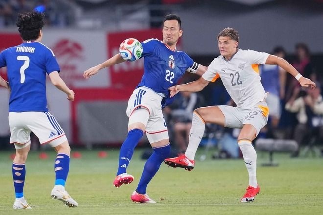 W杯前ラストマッチ前半は苦戦…日本代表、アイスランドを押し込みながら０－０で後半へ。“キャプテン吉田”が花道でピッチ後に