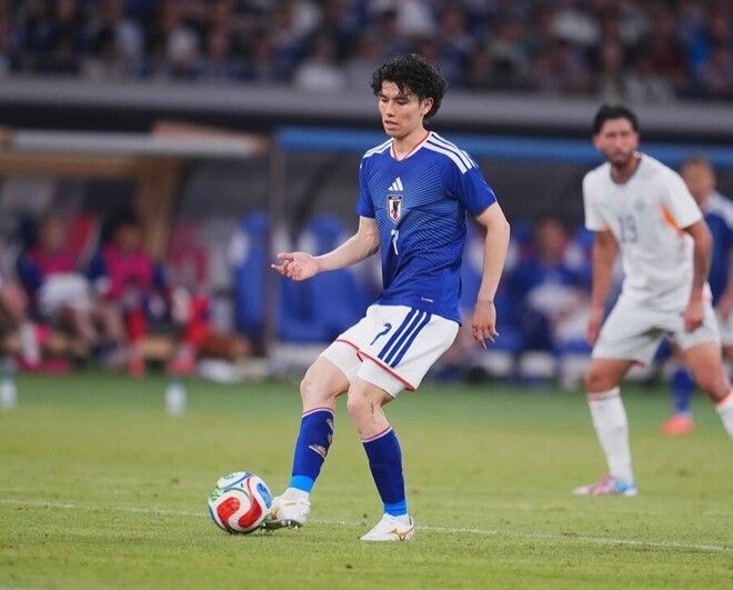 「W杯でスタメンの座を競うかもしれない」27歳の日本代表MFが序列アップ？ アイスランド戦での奮闘ぶりに海外注目「印象的だった」
