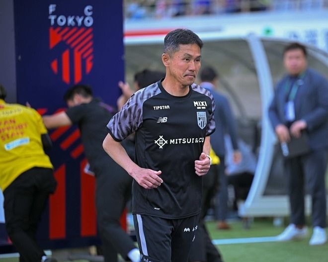 J1クラブが57歳指揮官と契約更新。26-27シーズンに向け「これまで以上の覚悟と責任を持って取り組んでまいります」