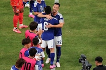 「もう俺のこと気にしなくていいから…」１試合限定復帰の森保J前主将が“魂の円陣”！ 残した熱い言葉に「最高だわ」「震えたよ。泣けた」の声