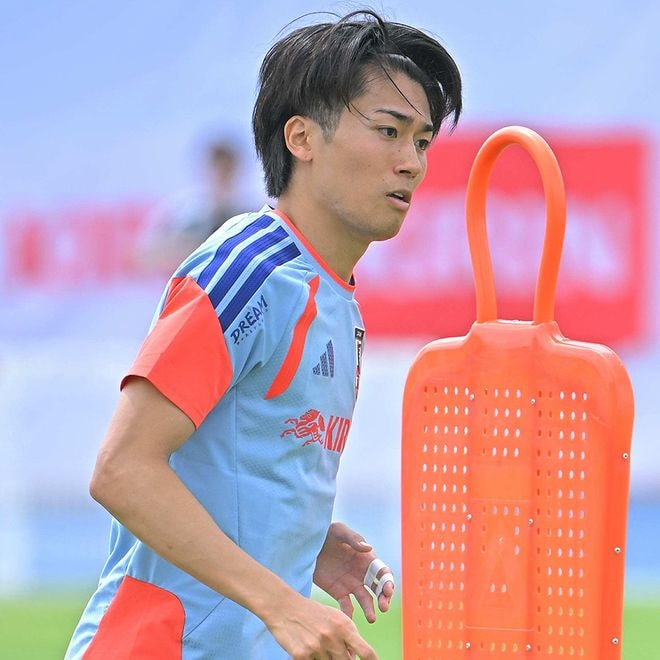 中村敬斗のベストポジションはウイングバックかシャドーか？“180度と360度”の視野が浮き彫りにした違い【日本代表】