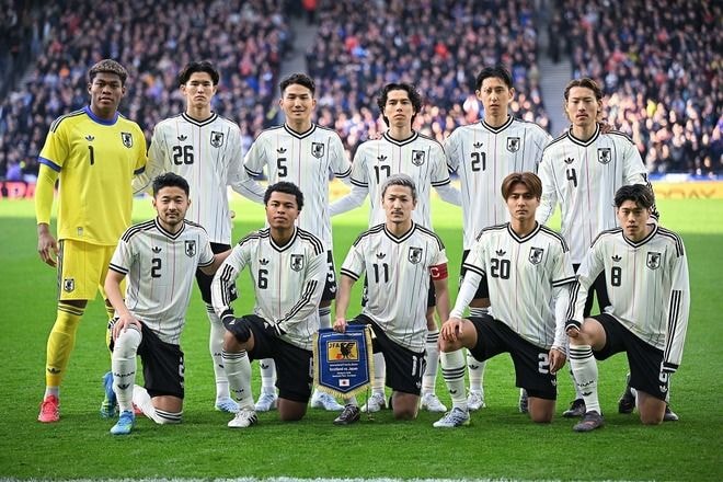 「大会ベストキット候補だ」日本代表の白ユニが満点評価! 英メディアの“ユニホーム版W杯”で快進撃!「美しい」「驚異的」