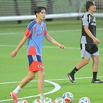 「ああいう名手がいる間に聞きたい」後藤啓介が中村俊輔コーチにFK伝授を志願「元から蹴り方は真似している」【日本代表】