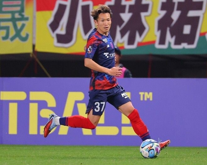 「苦しいこともありましたが…」3年半を過ごしたFC東京に別れ。小泉慶が清水に完全移籍「出逢ったすべてのみなさんに感謝します」