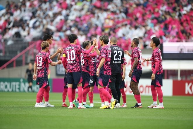 C大阪の新ユニ「背中に桜をドン」。コンセプトは『桜を纏う、桜が集う』。「過去一かっこええやん」「ばりええやないですか」など反響