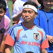 「かっこいいでしょ」長友佑都がW杯開幕直前に“特注ヘアバンド”を披露！新たなトレードマークになるか