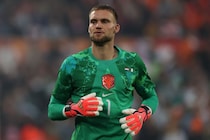 森保ＪとＷ杯同組のオランダに朗報か。負傷交代の三笘同僚、クーマン監督が日本戦出場を示唆「プレーできると思っている」