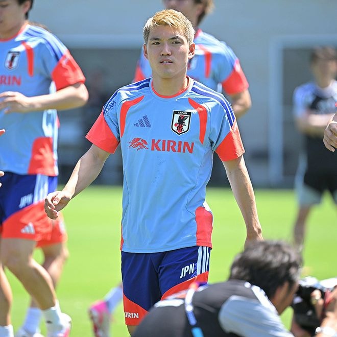 「ノーエクスキューズだよ」堂安律が練習前に発したひと言。W杯目前の日本代表に漂う“本番の空気”