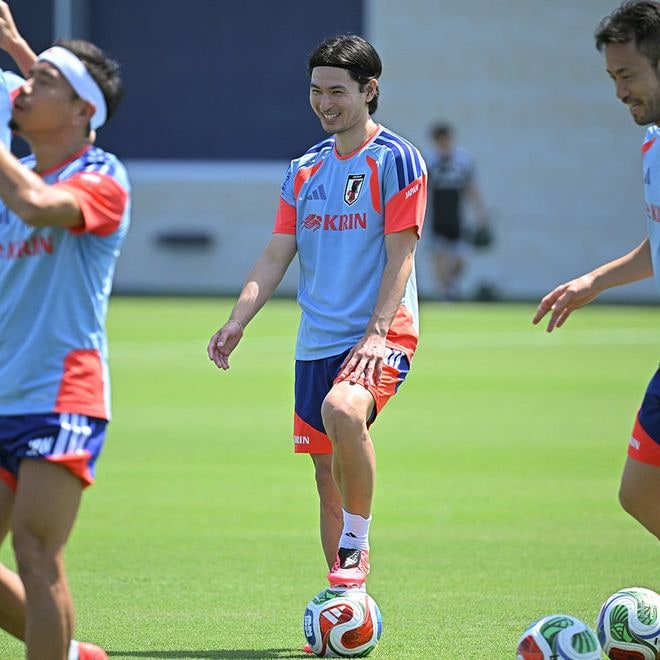 「本来ならW杯で戦っていたはずだ」ロンドを見つめる”南野拓実の笑顔”が語るもの【現地発コラム】