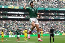 開幕戦から３人退場で大荒れに…数的優位の開催国メキシコが２－０快勝スタート！ キニョネス＆R・ヒメネス弾で南アフリカを下す【北中米W杯】