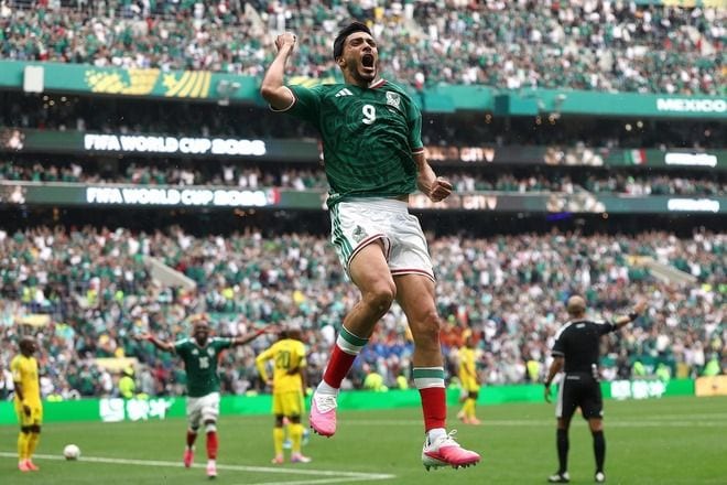 開幕戦から３人退場で大荒れに…数的優位の開催国メキシコが２－０快勝スタート！ キニョネス＆R・ヒメネス弾で南アフリカを下す【北中米W杯】
