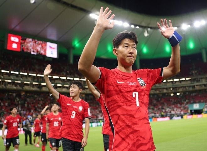 「16強に行ける！」初戦白星の韓国代表に母国ファン歓喜！「当然の結果だ」。不発のエースには「判断力も鈍っている」など辛辣意見【Ｗ杯】