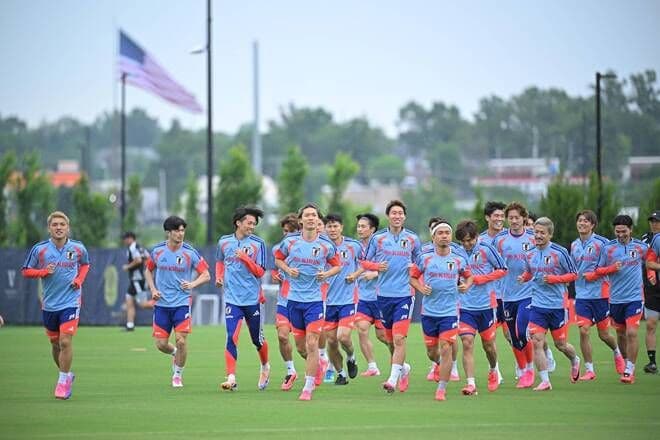 激震の遠藤離脱から一夜明け…日本代表が板倉新主将の下でオランダ戦の前々日練習、25分遅れで開始【W杯】