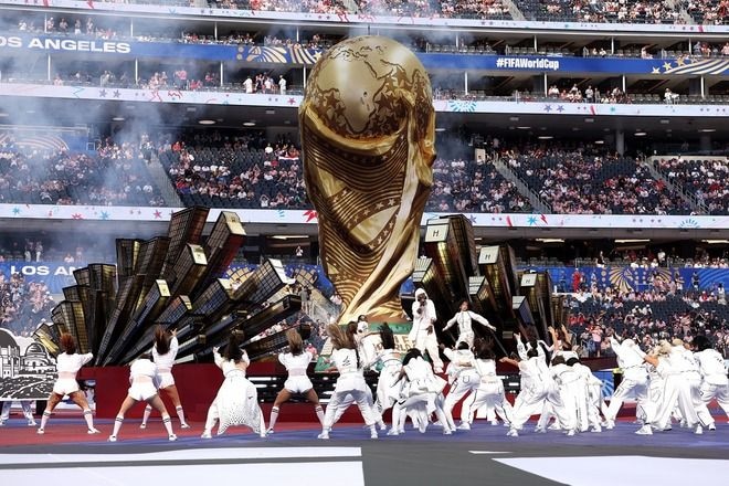 「まじかよ」「衝撃的な光景だ」世界的スター集結も…W杯開会式で“まさかの空席だらけ”にSNS騒然「ロサンゼルスなのに」「盛り上がりは皆無」