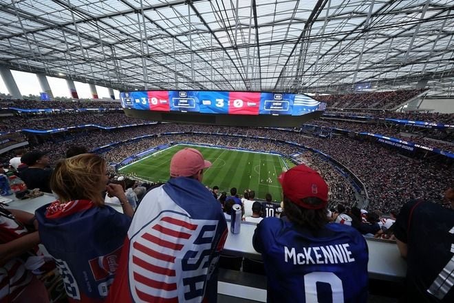 「ビール1杯22ドル。特製カクテルは…」W杯会場の“衝撃価格”を英紙がレポート! ファン悲鳴「正気の沙汰じゃない」「アメリカへようこそ」