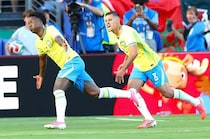 ヴィニシウスの弾丸ゴラッソ炸裂！ブラジルがモロッコ相手に追いつく！ネイマール欠場のなか、７番がキレキレ【W杯】