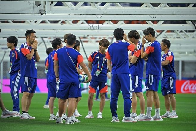 「遠藤の離脱は大きい」「スピードが際立っている」対戦するオランダの記者に訊いた日本代表のリアル評 “最も警戒する選手”は上田でも久保でもなく…「彼が一番の脅威だ」【現地発】