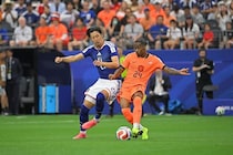 「ちょっと痩せた？」Ｗ杯オランダ戦の中継で映った２人のレジェンドにSNSざわつく「長友と会話したのかな」「見に来てる！」