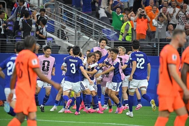 日本代表が強豪オランダと激闘の末に2-2ドロー! 初戦は終了間際に劇的ドラマ! 途中出場の小川航基が土壇場弾【W杯】