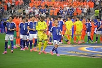 なぜ日本はオランダと渡り合えたのか。前田大然が鍵となった“左右非対称プレッシング”は理にかなった戦術だった【分析コラム】