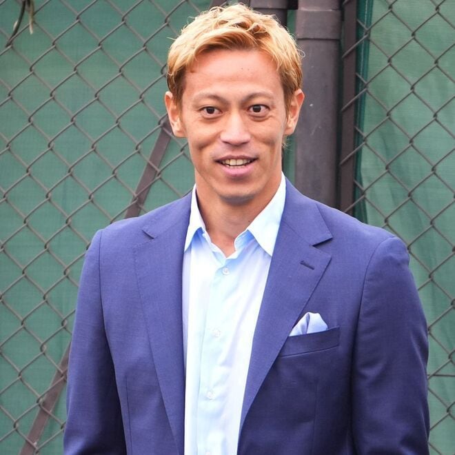 なぜ久保建英だけ“タケ”と呼ぶのか…ライブ配信で直球質問された本田圭佑が“秘蔵エピソード”を明かした 「まあもう本人の方からね」【W杯】