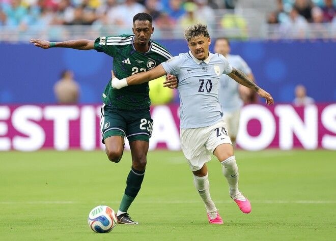 サウジアラビアは逃げ切れず。ウルグアイが執念の同点弾。１－１で勝点１を分け合う【Ｗ杯】