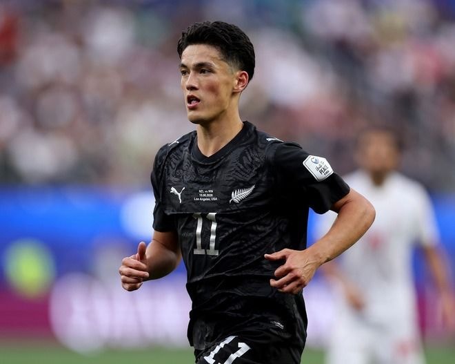 母国16年ぶりのW杯出場は「本当に特別」。初の大舞台で2ゴールのニュージーランド代表26歳MFが感極まる「夢にも思わなかった」【W杯】