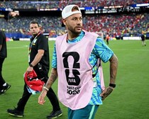 回復のめどはいまだ立たず…ネイマールは決勝トーナメントで復帰か。米大手メディアが報道「ハイチ戦とスコットランド戦は欠場する見込み」【Ｗ杯】