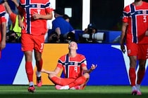 「足に加速装置つけてんだろ」「恐ろしい…」W杯デビューの25歳“怪物FW”が前半だけで圧巻２発！ ファン騒然「圧倒的」「人間2.0だ」