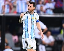 アルゼンチンの“北中米Ｗ杯第１号弾”はメッシ！ 縦パスを受けて鋭いミドルシュートを突き刺す！