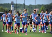 「強度が違う」「細かい技術がすごく高い」日本代表に０－２で敗戦…U-19代表の選手たちが感じたW杯メンバーとの“差異”