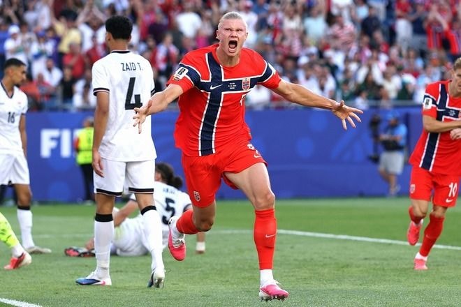 「なぜ誰も気づかない？」「彼を知らないのか」W杯で躍動した翌日…ノルウェー怪物FWがNYで見せた“まさかの姿”にSNS驚愕「アメリカに来ると普通の人になれる」