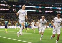 「朝７時に起きて、試合を見るのは簡単ではない」ウズベクの“歴史的な１点”を決めた22歳FWが「大きな感謝を述べたい」。初ゴールには「最高の気分だ」【Ｗ杯】
