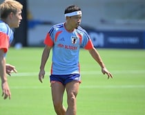「W杯に足をすくわれる」なぜ日本代表は “２戦目”に勝てないのか。２分け２敗の長友佑都が語った“隙”　チュニジア戦は「オランダ戦よりも難しくなる」