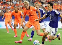 W杯初戦で日本を苦しめた、オランダ代表CBのトッテナム移籍が決定！ デ・ゼルビと再タッグ「監督との絆は本当に強い」