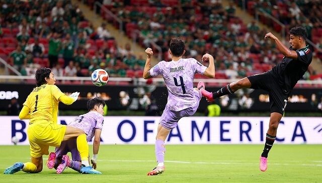 元日本代表監督アギーレ率いる開催国メキシコ、２連勝で首位通過決定！韓国は０－１で初黒星…FC東京GKが痛いキャッチミス【W杯】