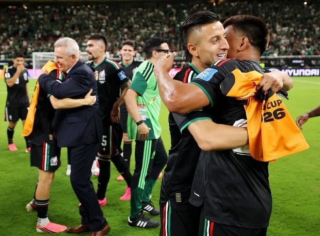 「一つのミスが勝敗の天秤を傾けた」メキシコが韓国を下し首位通過！ 指揮官がタフな一戦を振り返る「激しくプレッシャーをかけ、よく走り、スペースを与えなかった」【Ｗ杯】