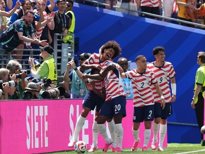 開催国アメリカがGS２連勝で決勝T進出！ 前半に２ゴールを奪取、オーストラリアに２－０で快勝【W杯】